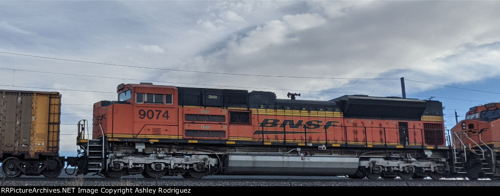 BNSF 9074